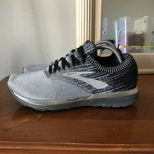 Brooks Ricochet Mens Running Sneakers Grey Black size 9.5 medium